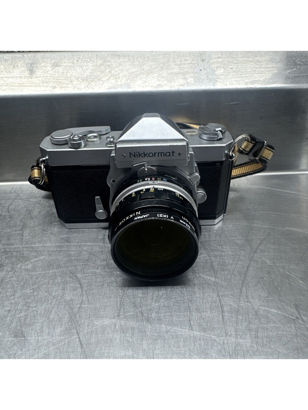 Nikon Nikkormat FT Camera w/ Nikon Nikkor-H Auto 28mm f/3.5 lens